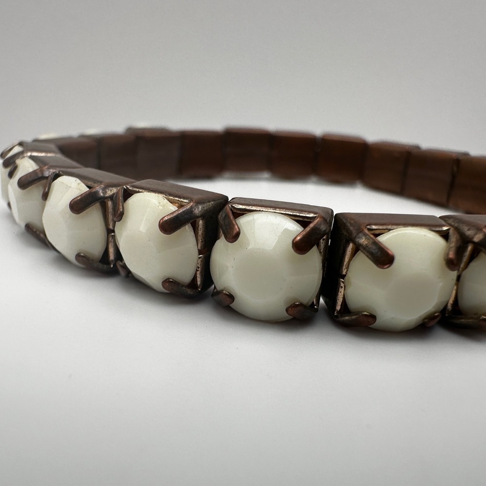 Vintage 80s White Opaque Crystal Bracelet Bronze Tone Women's Jewelry - Picture 6 of 10